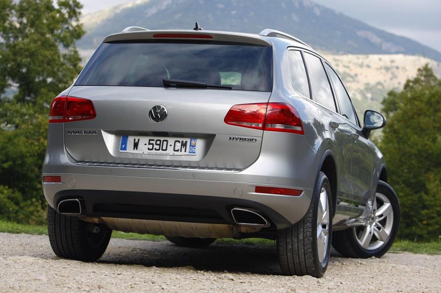  Volkswagen Touareg Hybrid 2011 года  (фото 26 из 49)